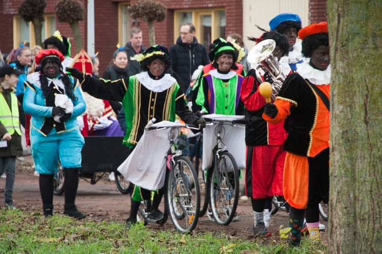 Zwarte Pieten op de step